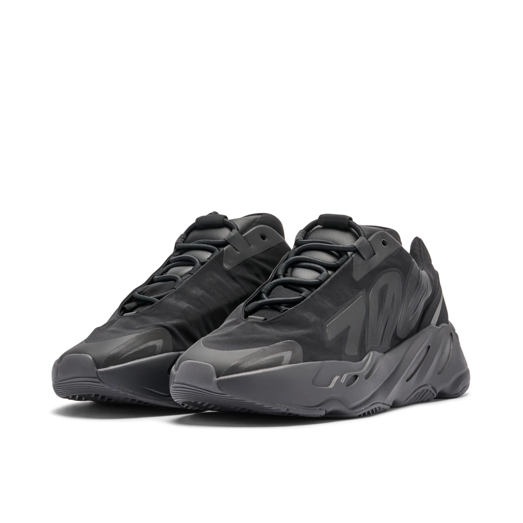 YEEZY 700 MNVN TRIPLE BLACK