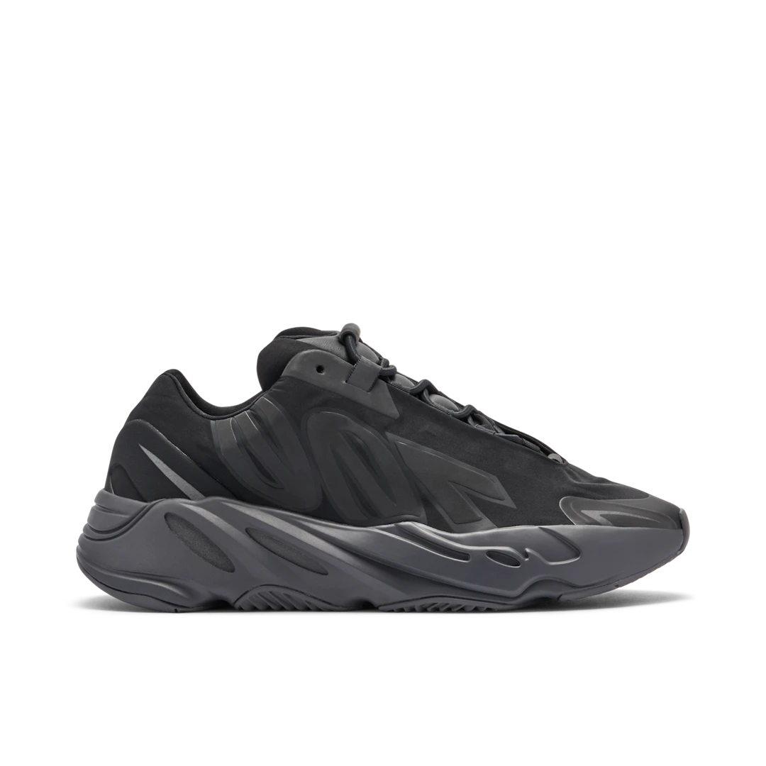 YEEZY 700 MNVN TRIPLE BLACK